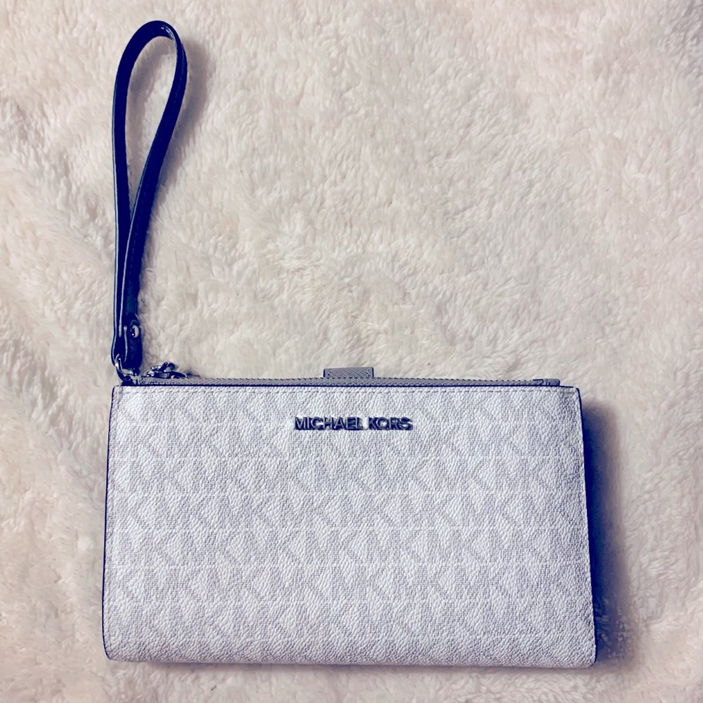 Michael Kors Jet Set wallet wristlet
